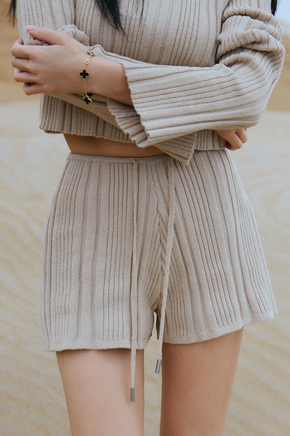 WIDE RIBBED KNIT SHORTS