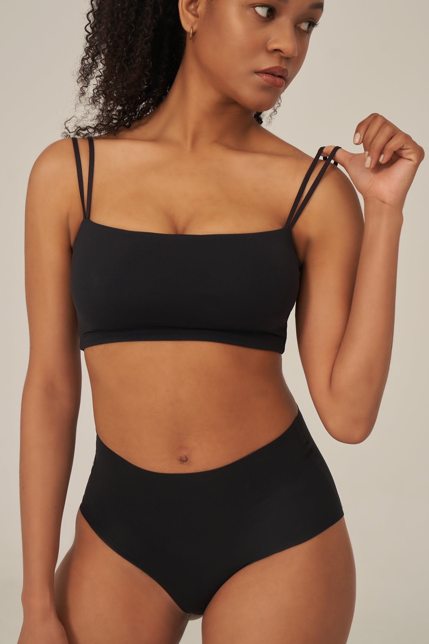 ESSENTIAL DOUBLE STRAP BRA TOP